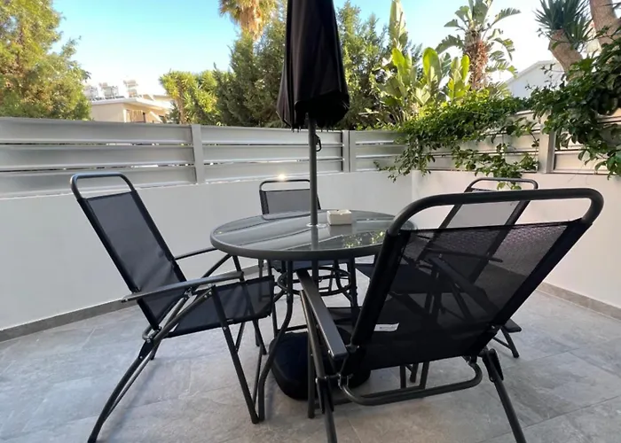A5 Luxe Oasis Retreat - 3 Minute Drive To Beach