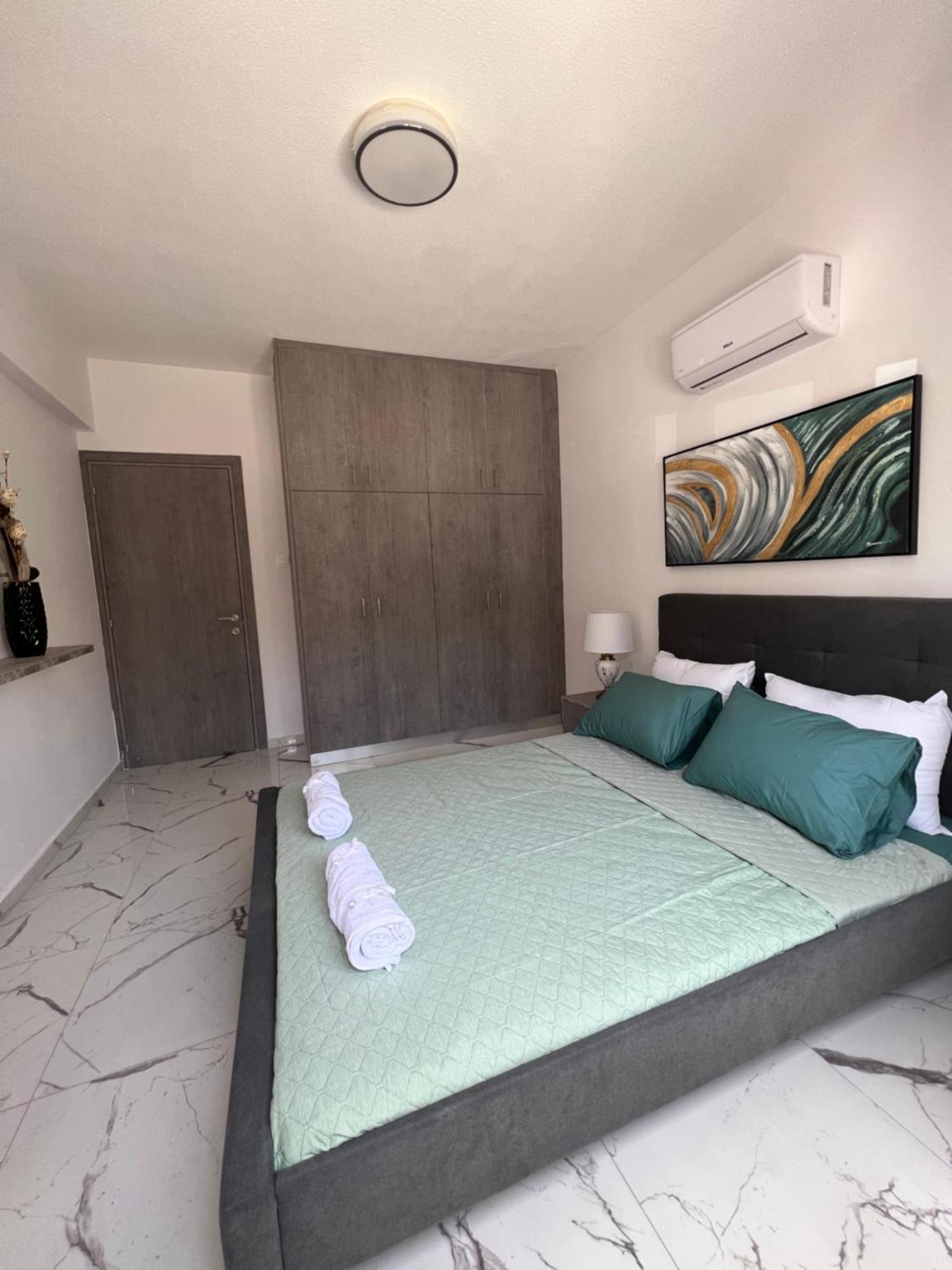 Appartement A5 Luxe Oasis Retreat - 3 Minute Drive To Paphos